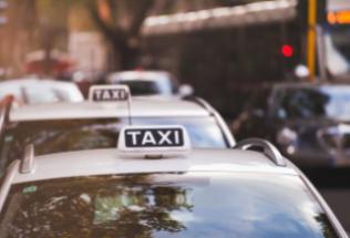 Co trzeba zrobić, aby zostać taksówkarzem?